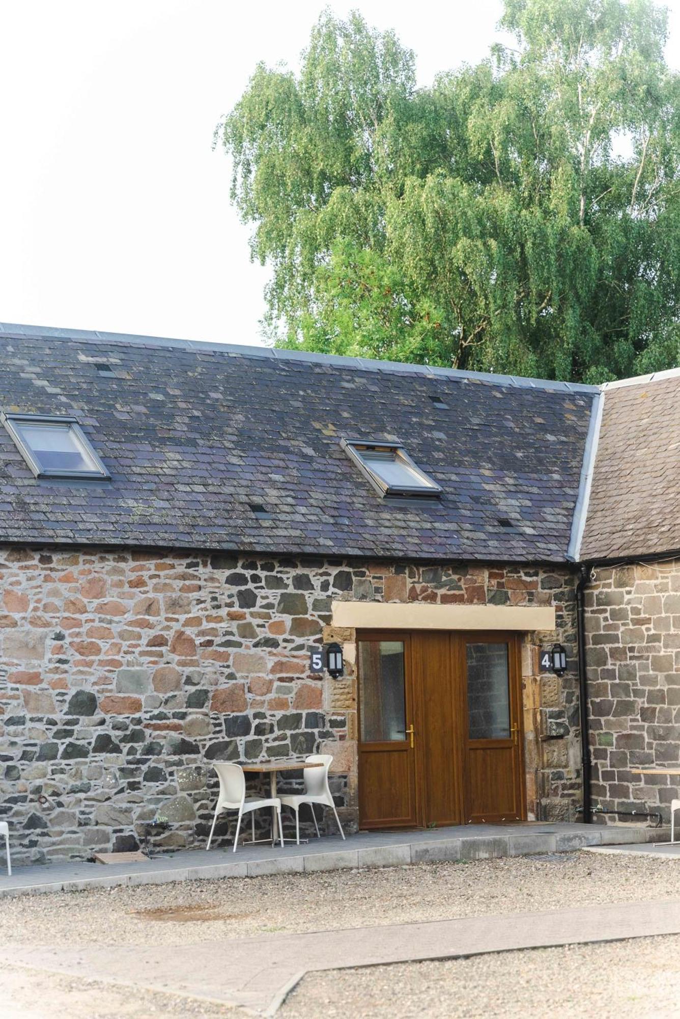Traquair Arms Hotel Innerleithen Esterno foto