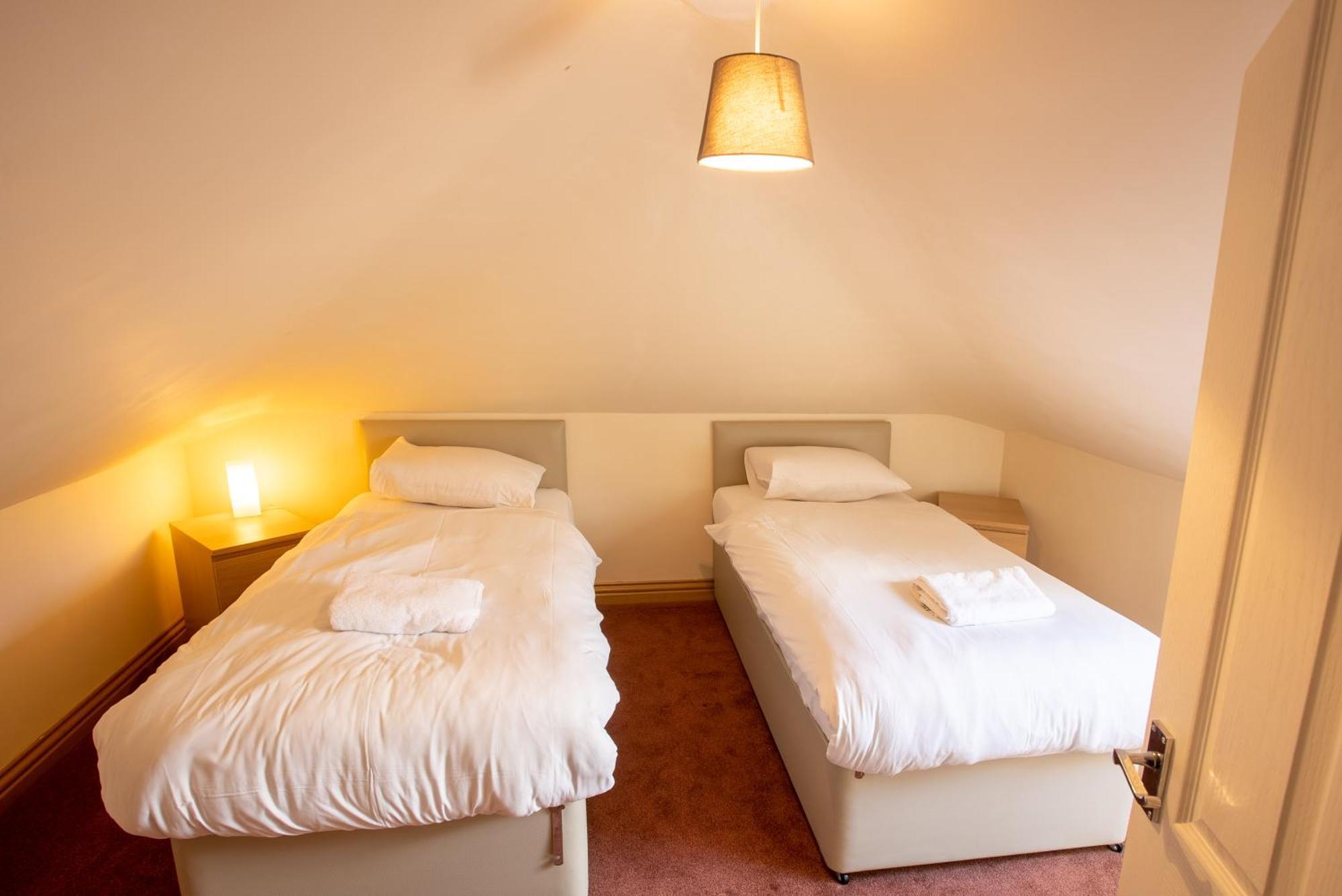 Traquair Arms Hotel Innerleithen Esterno foto