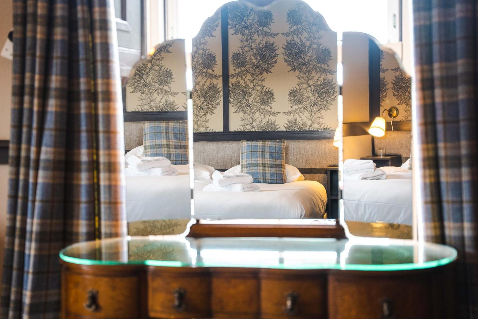 Traquair Arms Hotel Innerleithen Esterno foto