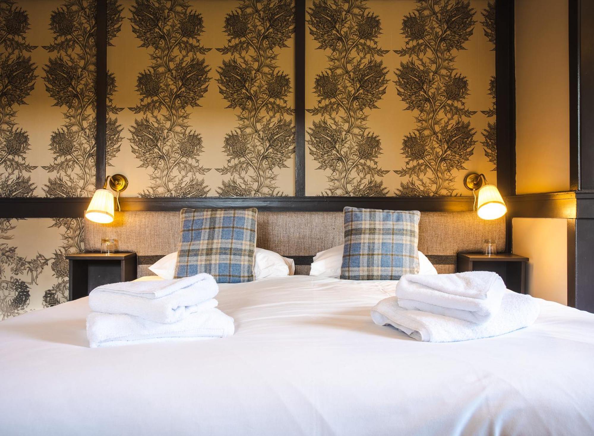 Traquair Arms Hotel Innerleithen Esterno foto