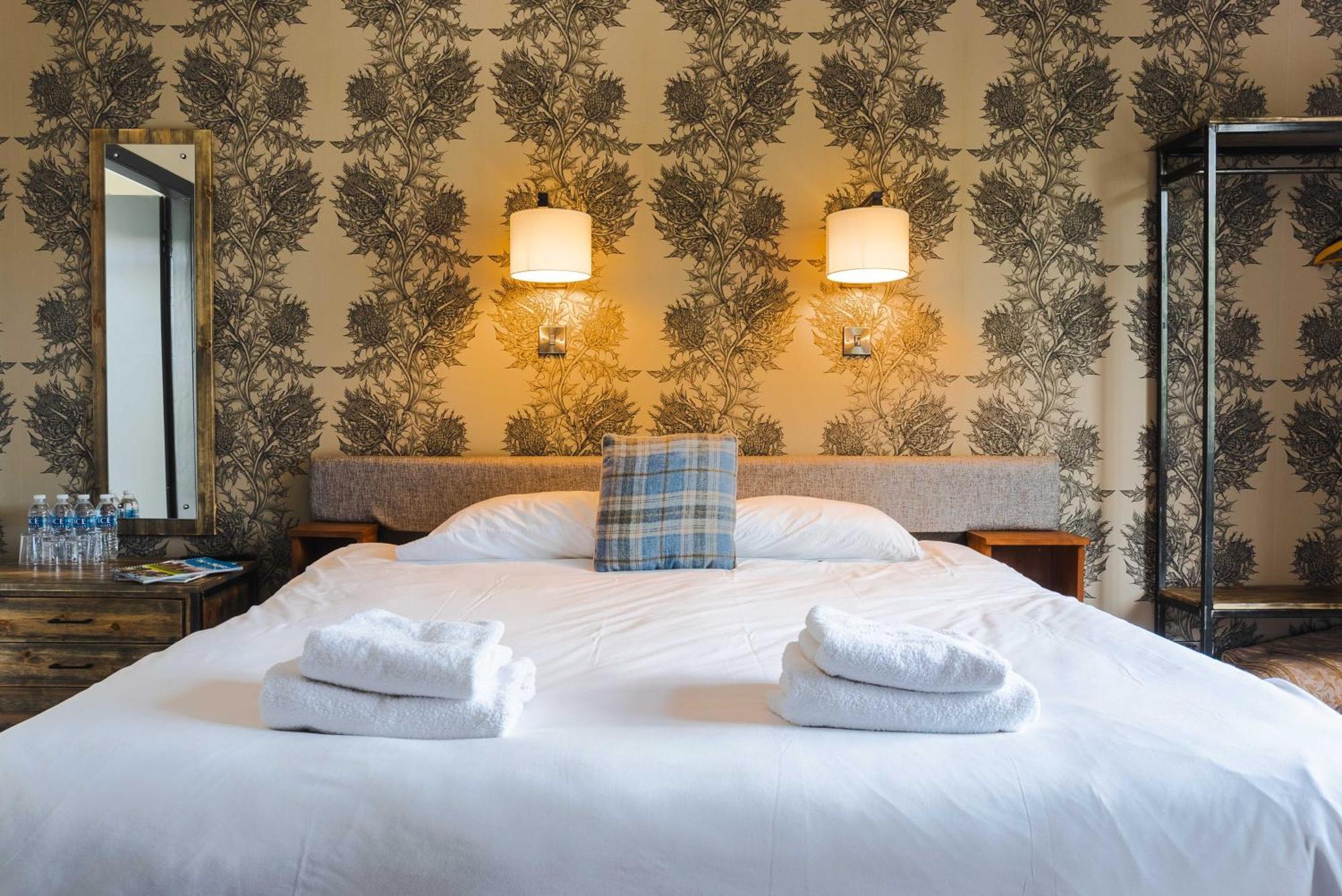 Traquair Arms Hotel Innerleithen Esterno foto