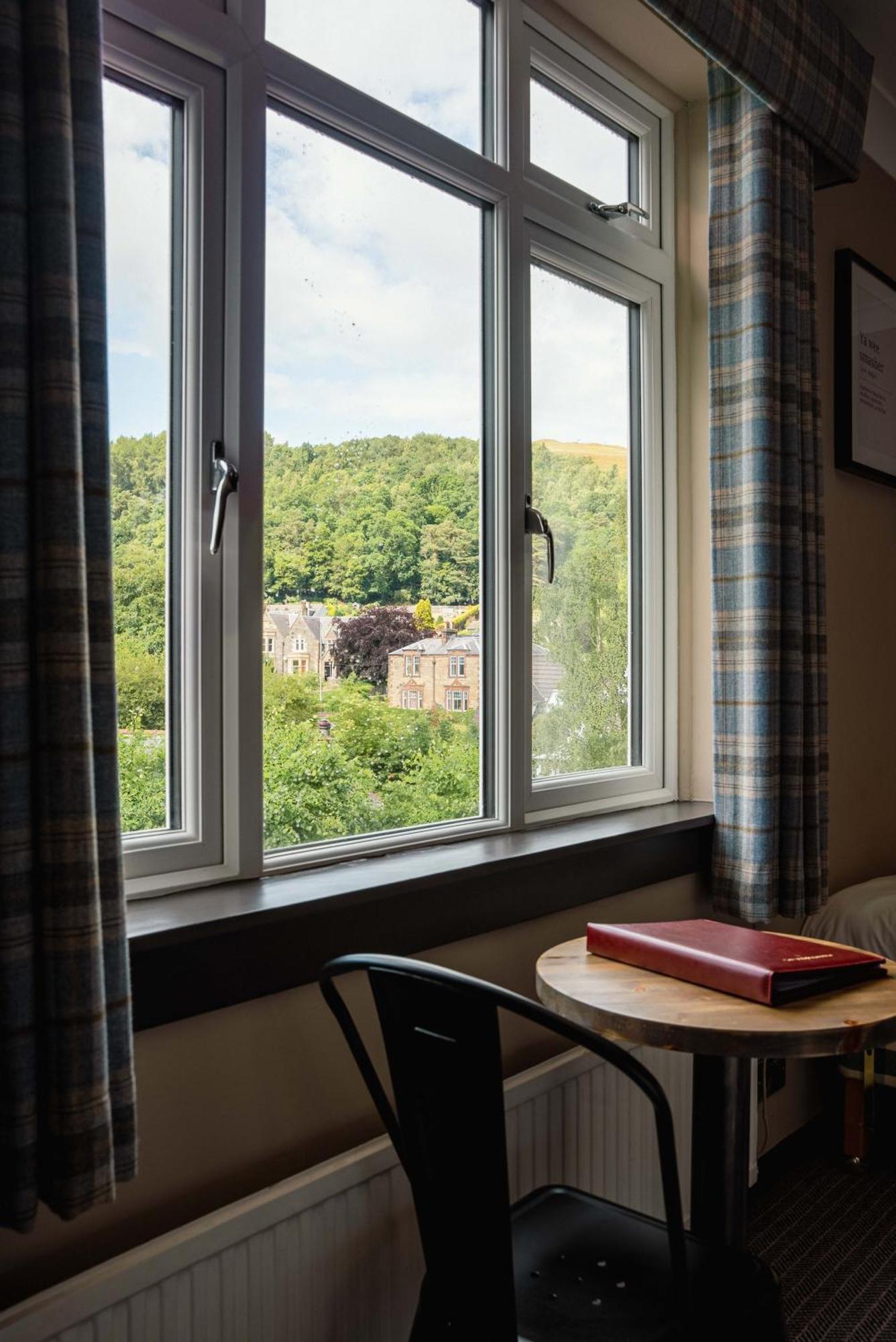 Traquair Arms Hotel Innerleithen Esterno foto